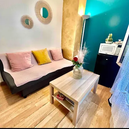 Private Hotel *
